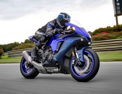 スペインで人気のスポーツバイクを探る:ヤマハR1、ホンダCBR600RR